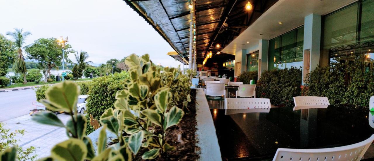 Viang Tak Riverside Hotel Eksteriør billede