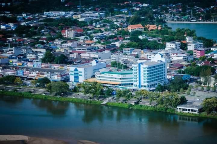 Viang Tak Riverside Hotel Eksteriør billede